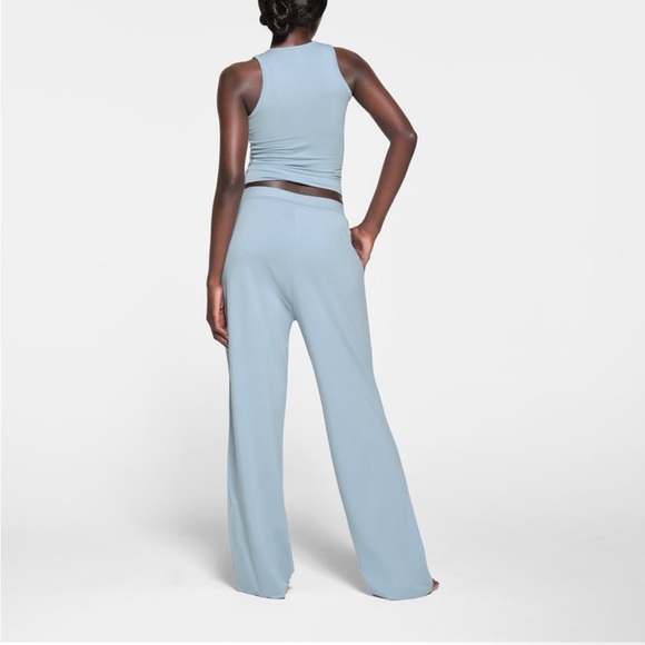SKIMS Loose Boyfriend Pant NWT XS NEW DENIM BLUE NEW - Picture 4 of 6